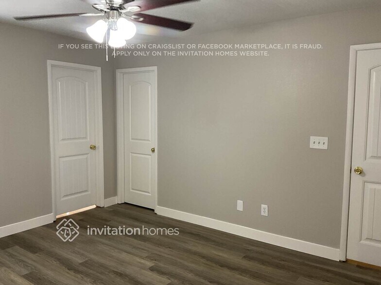 Building Photo - 4820 Golden Shimmer Ave