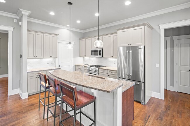 Building Photo - High-End Home on One Level - Beautiful Fletcher Neighborhood