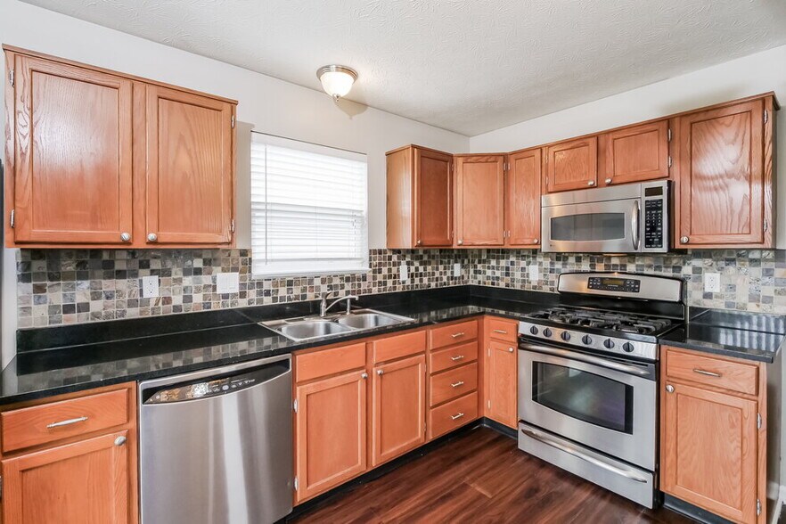 Building Photo - 5341 Waterton Lakes Dr