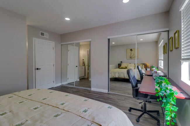 Building Photo - 6871 Alvarado Rd