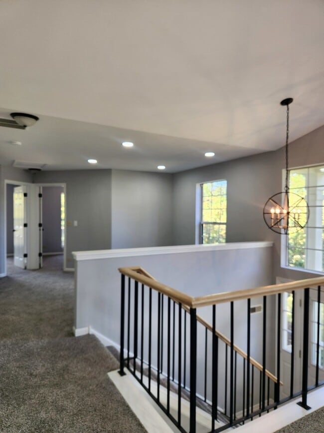 Building Photo - 2753 S Cedar Glen Dr