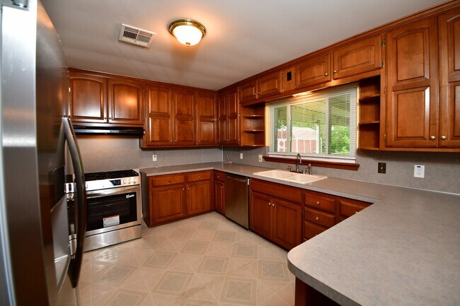 Building Photo - 3707 E 29th St