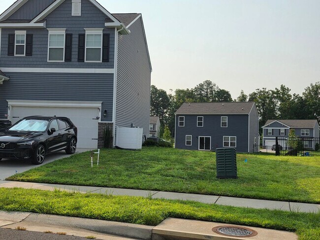 Building Photo - 7980 Uplands Dr