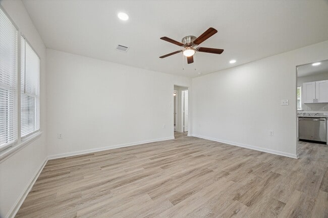 Building Photo - 3105 Babin Dr