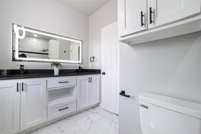 Building Photo - 4715 White Tail Ct