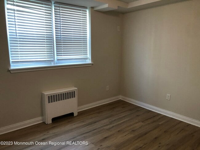 Building Photo - 320 8th Ave