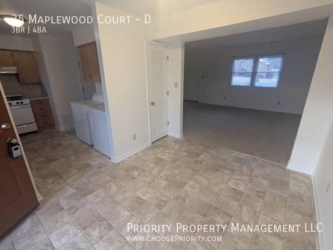 Building Photo - 35 Maplewood Ct