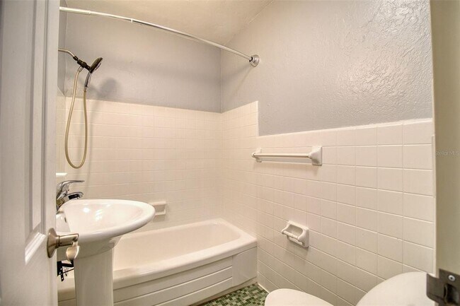 Building Photo - 3315 58th Ave S