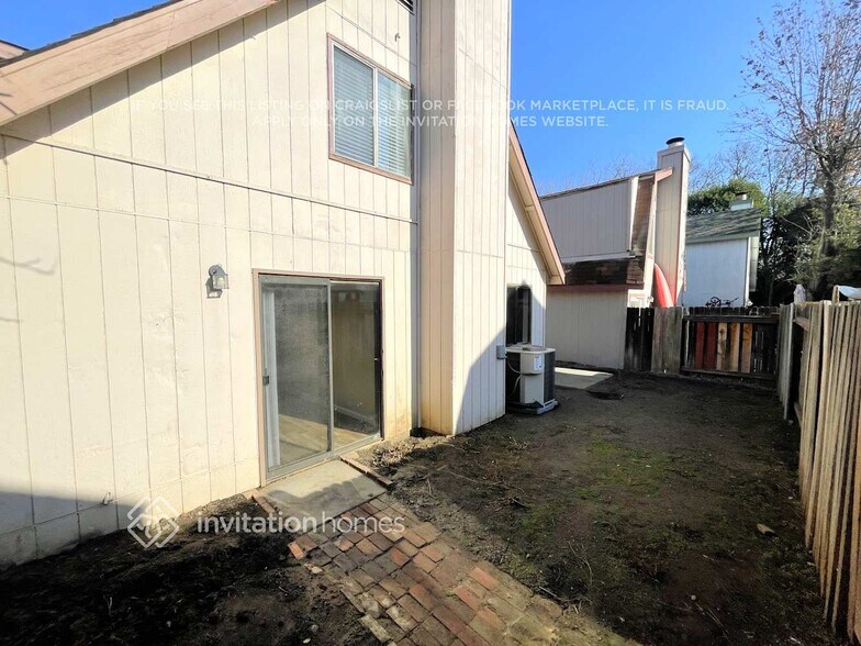 Building Photo - 3122 Nantucket Terrace