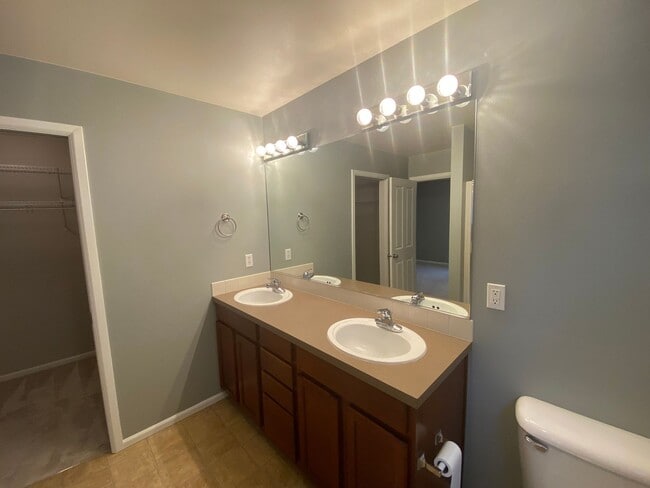 Building Photo - Coming Soon! Beautiful 4BD/2.5BA in West O...
