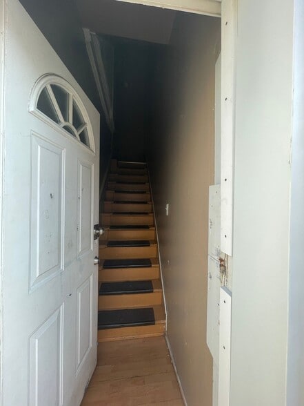 Primary Photo - 128 Walnut St
