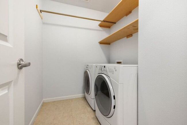 Building Photo - 17448 NE 98th Way