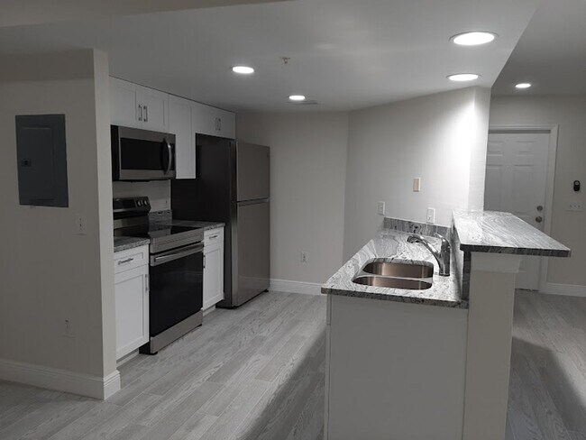 Building Photo - 1769 Four Mile Cove Pkwy