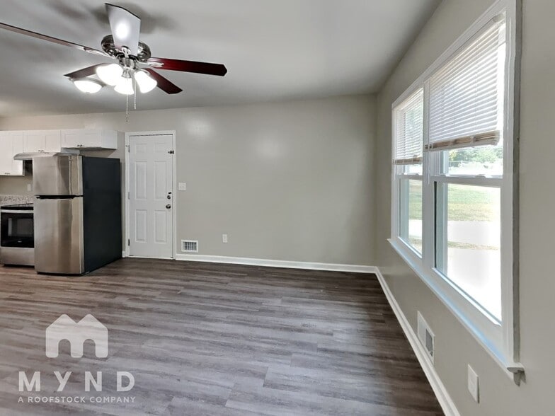 Building Photo - 2298 Brackett Rd