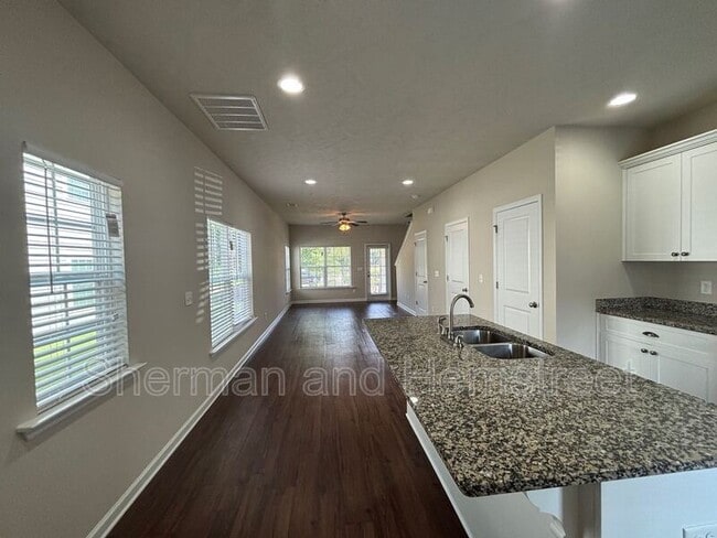 Building Photo - 404 Joiner Cir