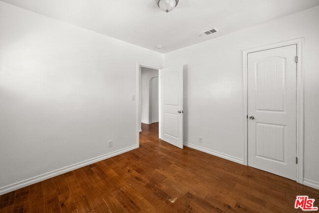 Building Photo - 5227 Etheldo Ave