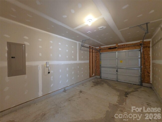 Building Photo - 6142 Salamander Run Ln