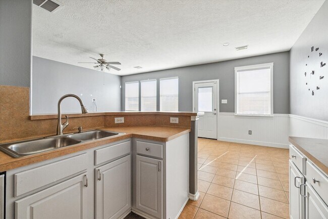 Building Photo - 14307 Mirkwood Ln
