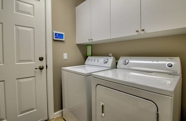 Building Photo - 8771 Coastline Ct