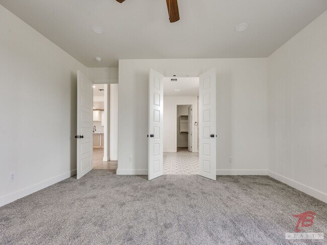 Building Photo - 1321 Chisholm Trail