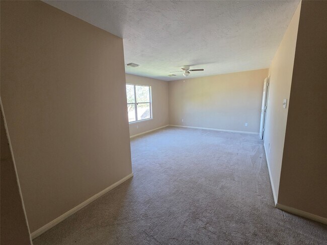 Building Photo - 4815 Knights Branch Dr