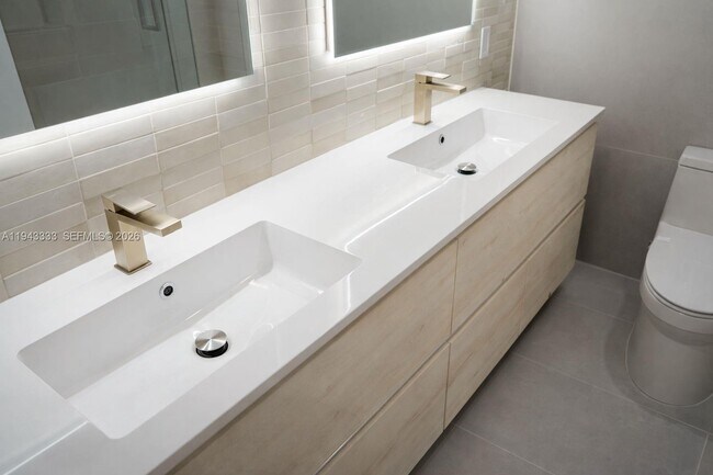 Building Photo - 60 SW 13th St