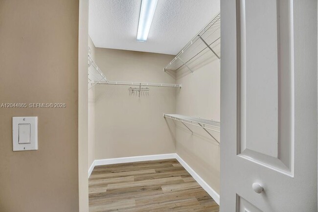 Building Photo - 4357 Cascada Cir