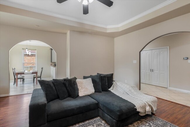 Building Photo - 5343 Oak Cove Dr
