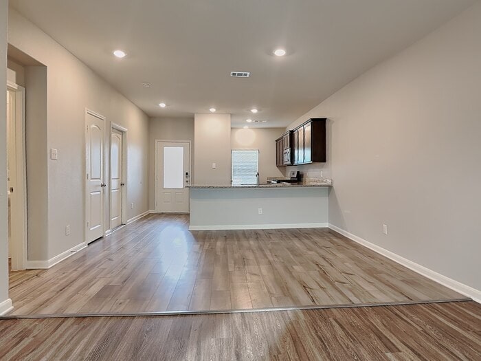 Building Photo - 9609 Teton Vis Dr