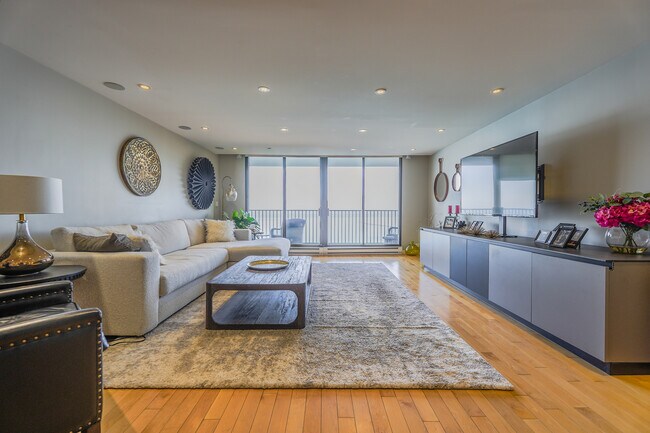 Building Photo - 1212 N Lake Shore Dr