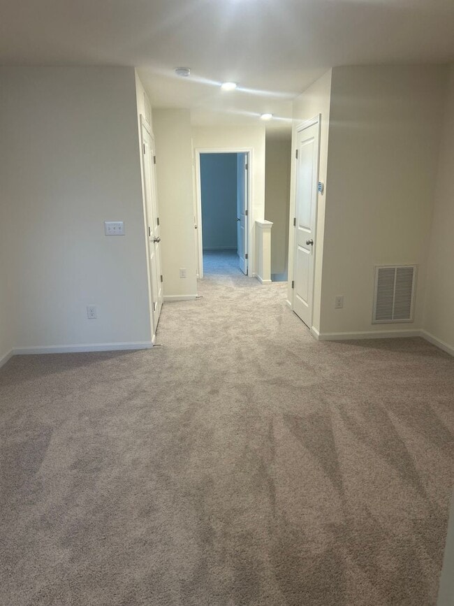 Building Photo - Brand New townhome in the heart of Newton!