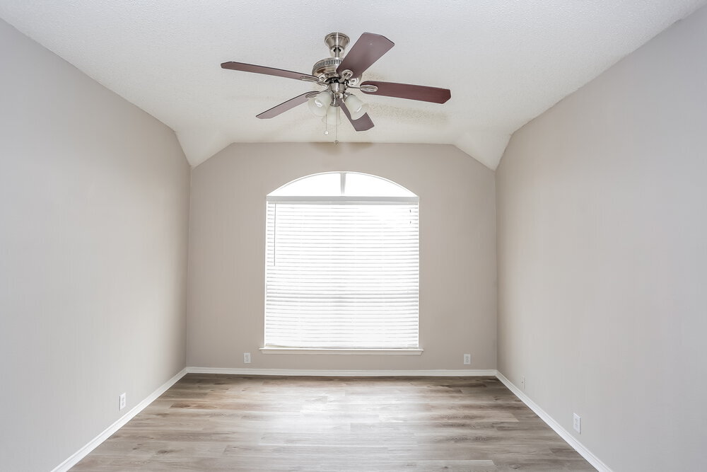 Building Photo - 2616 Lonesome Oak Dr