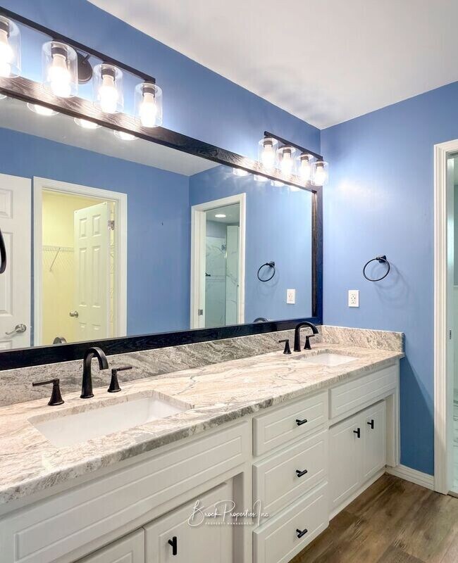 Building Photo - 6337 Summer Lakes Ln