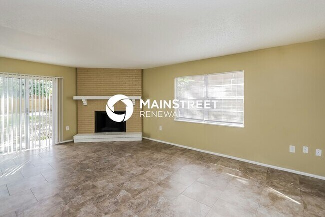 Building Photo - 3 Bedroom Pet-Friendly Home in Lakeland, FL with Main Street Renewal