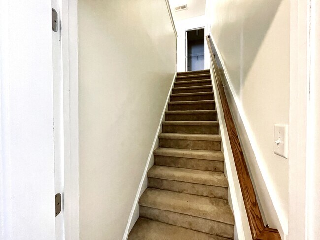 Building Photo - 126 Watchmen Ln