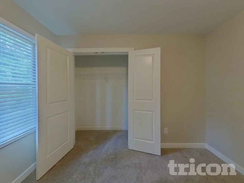 Building Photo - 710 Anglin Forest Way