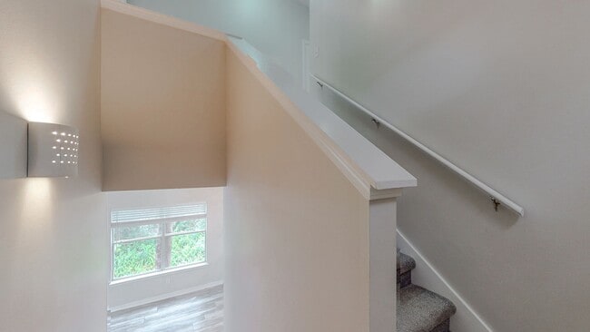 Building Photo - Beautiful 2/2 stand alone home in Santa Ro...
