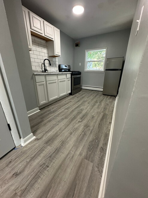 Building Photo - 835 US-20