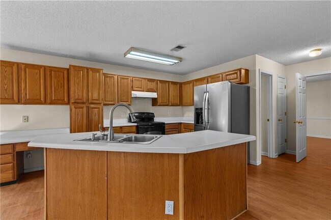 Building Photo - 2155 Southbrook Ridge NW