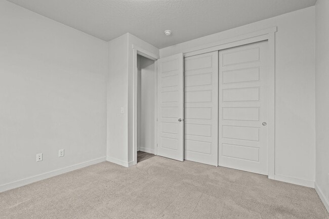 Building Photo - Beautiful 5 Bed / 3 Bath Single-Family Home in Lindon