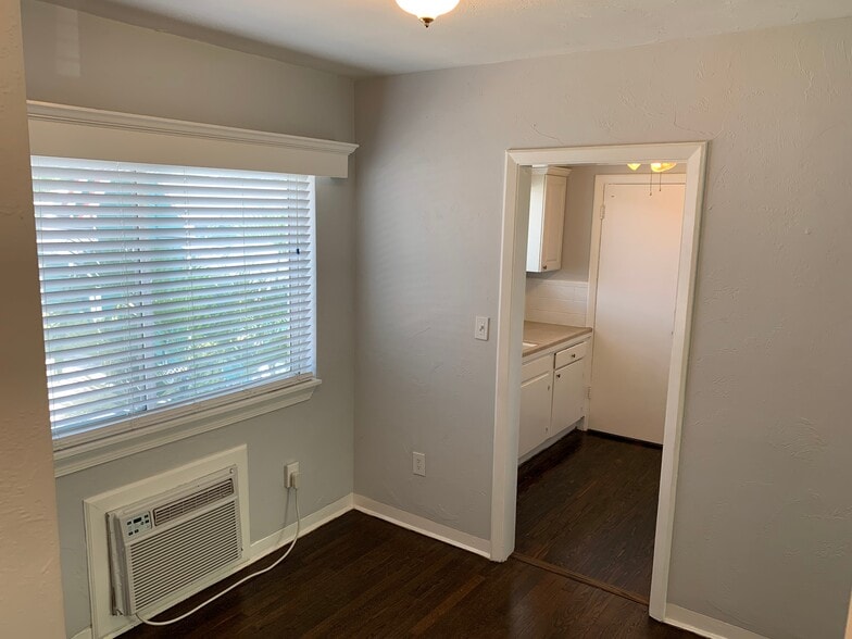 Building Photo - 1 Bed/1 Bath - Unit 605