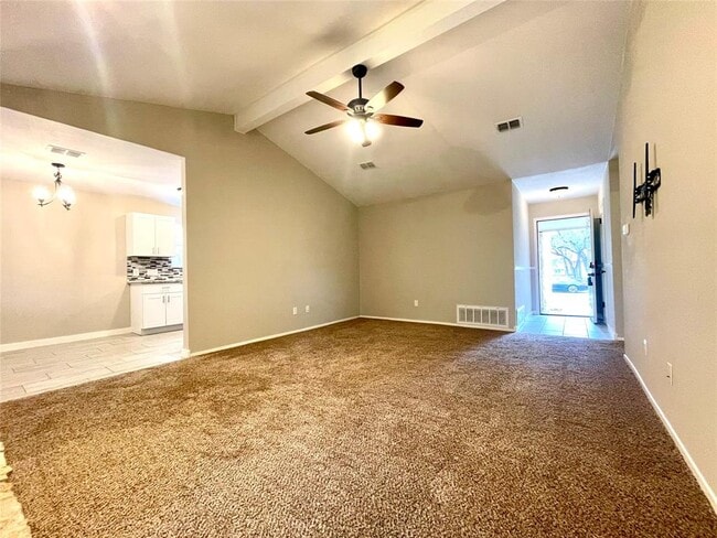 Building Photo - 703 Twin Oak Trail