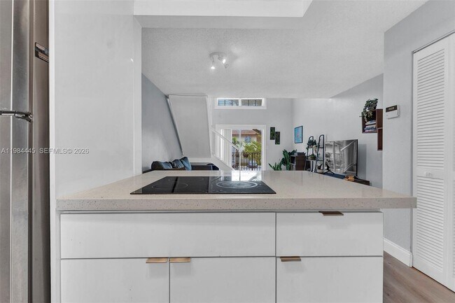 Building Photo - 8600 SW 109th Ave