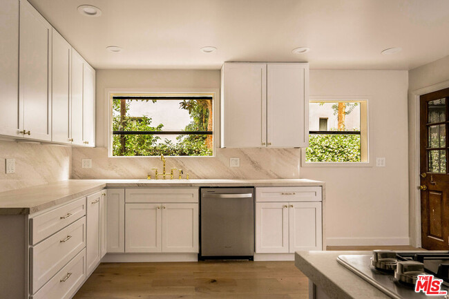 Building Photo - 1206 S La Jolla Ave