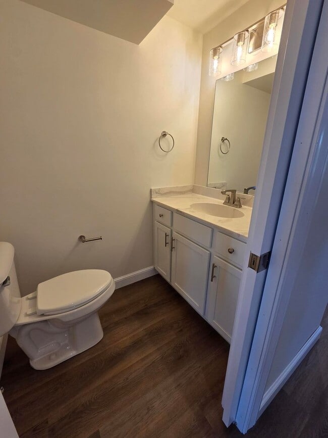 Building Photo - 43 W Main St