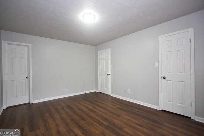 Building Photo - 3252 Inez Dr