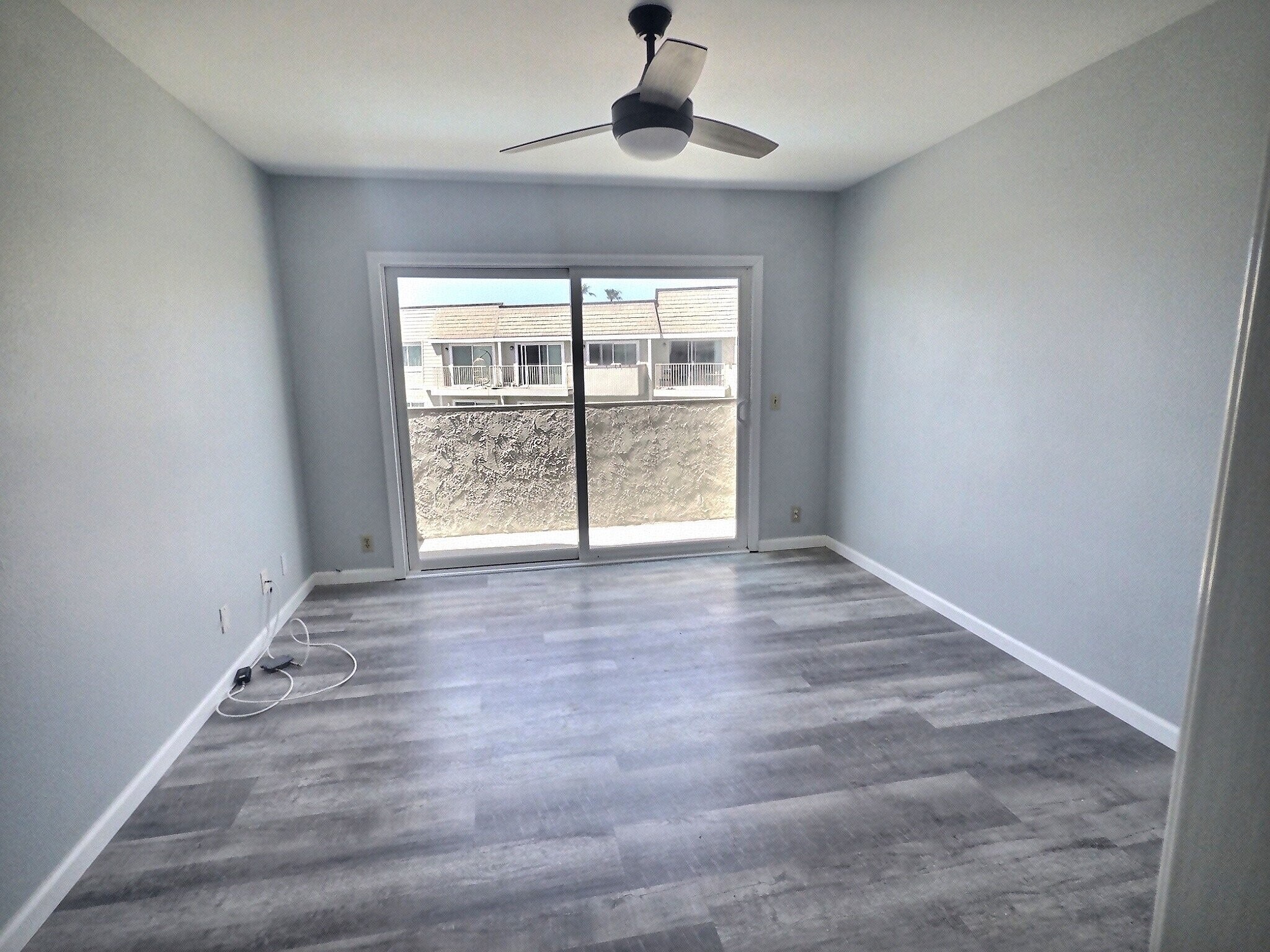 Building Photo - 325 E Surfside Dr