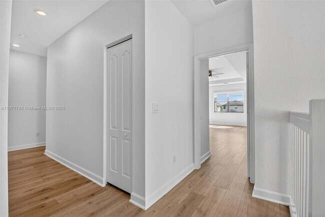 Building Photo - 7176 Sandgrace Ln