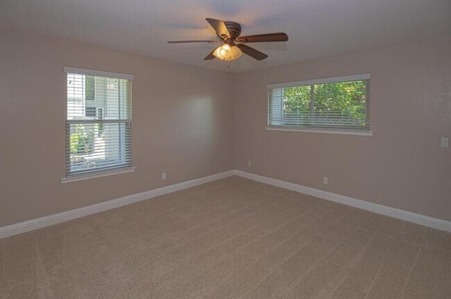 Building Photo - 1808 Cougar Ln