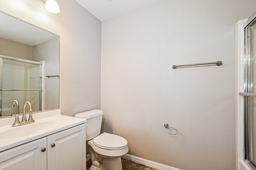 Building Photo - 1328 Dunbarton Ct